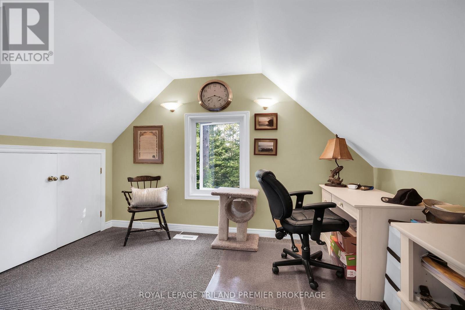 9941 Nipigon Street, Lambton Shores, Ontario N0M 2L0 - Photo 23 - X12928562