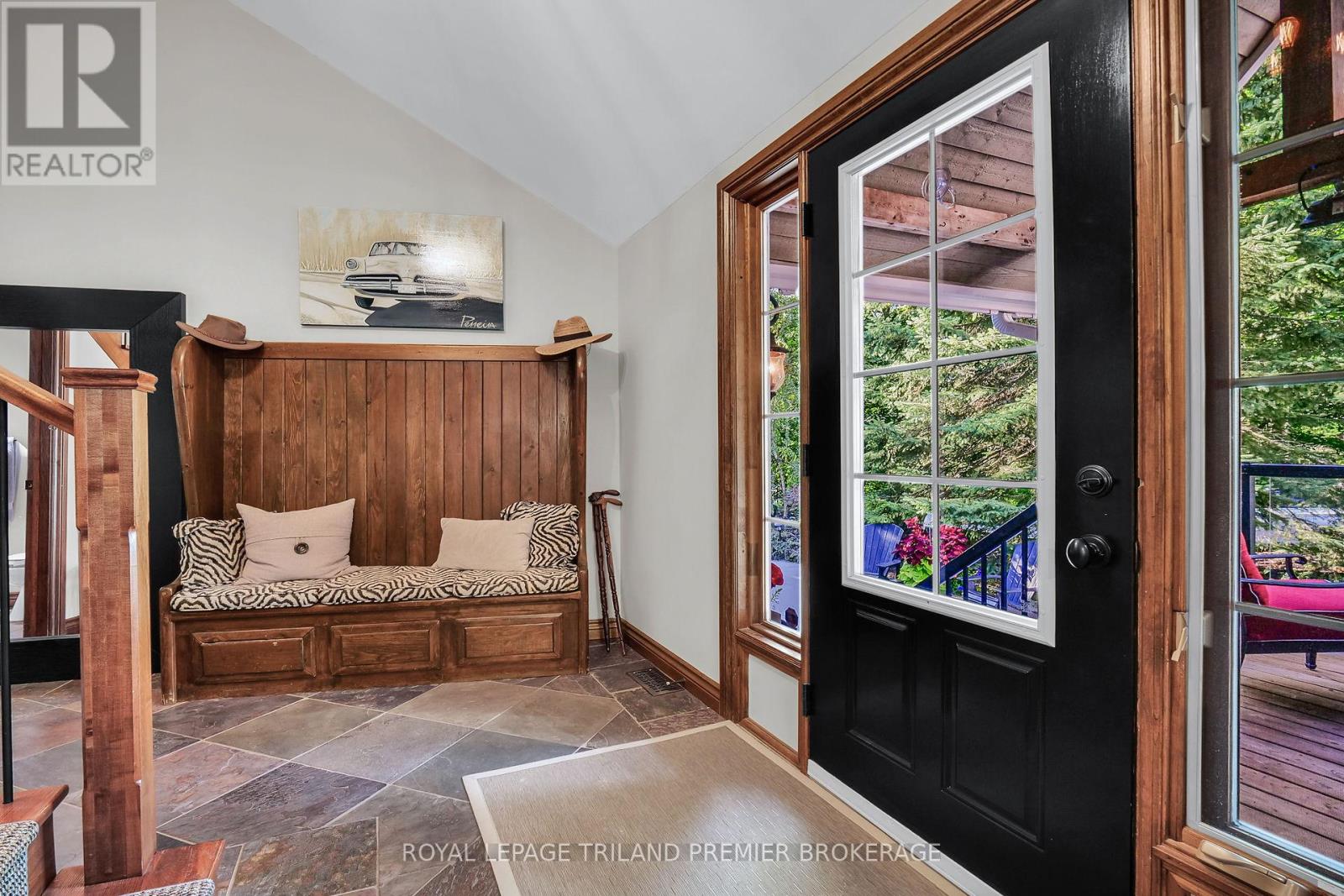 Photo 5 of 50 for 9941 Nipigon Street