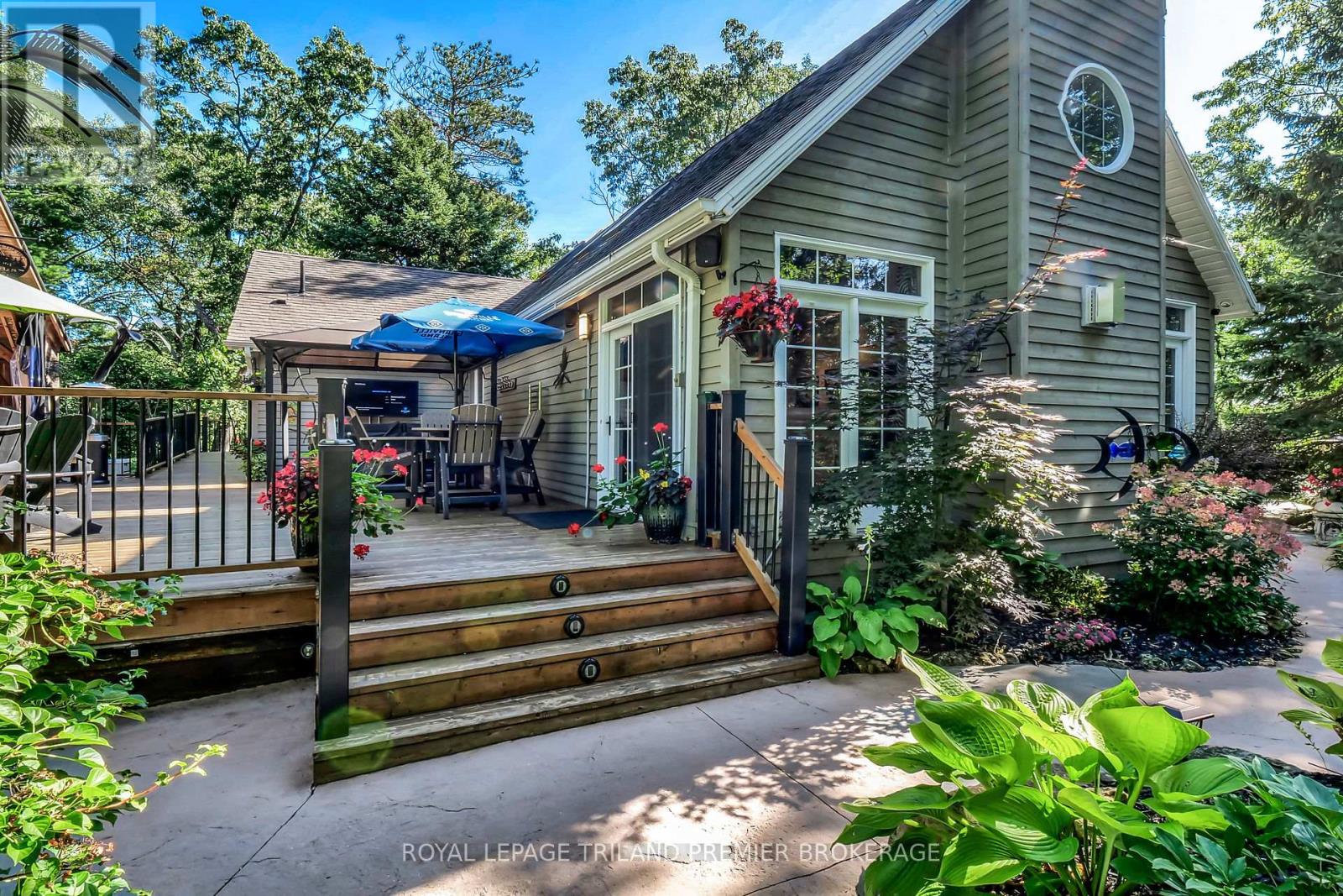 9941 Nipigon Street, Lambton Shores, Ontario N0M 2L0 - Photo 28 - X12928562