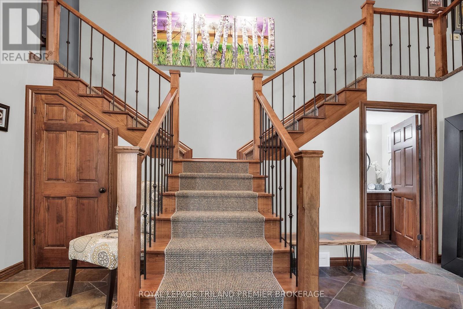 9941 Nipigon Street, Lambton Shores, Ontario N0M 2L0 - Photo 6 - X12928562