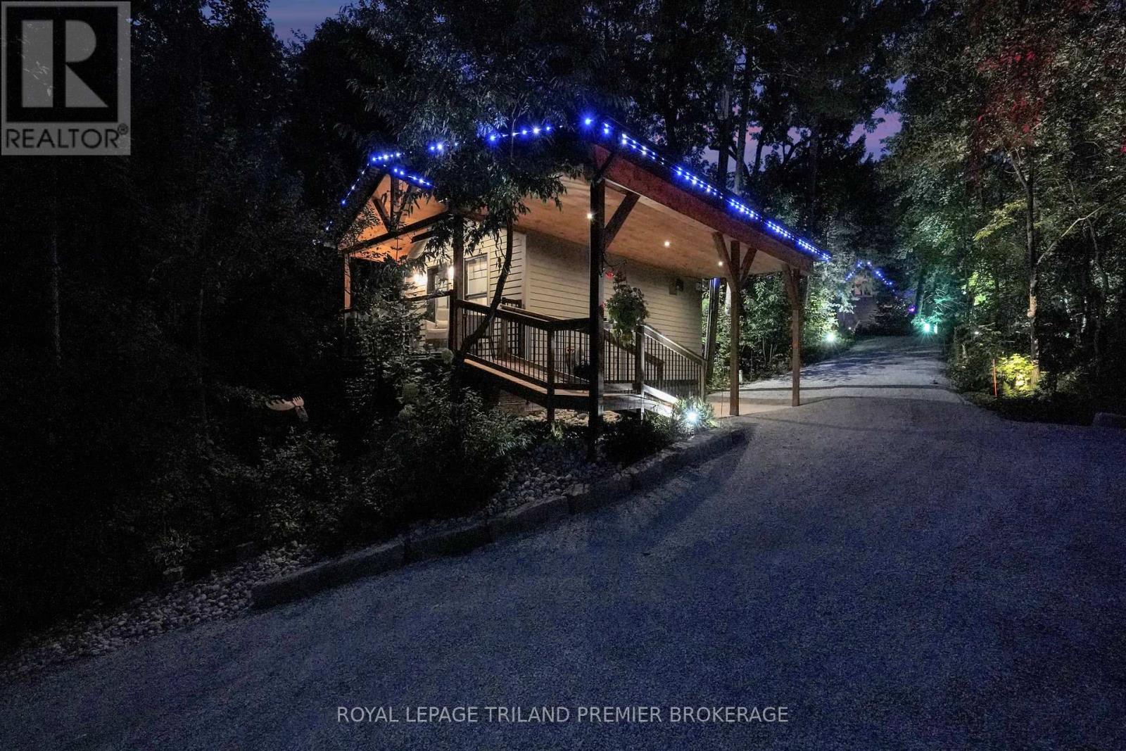 9941 Nipigon Street, Lambton Shores, Ontario N0M 2L0 - Photo 47 - X12928562