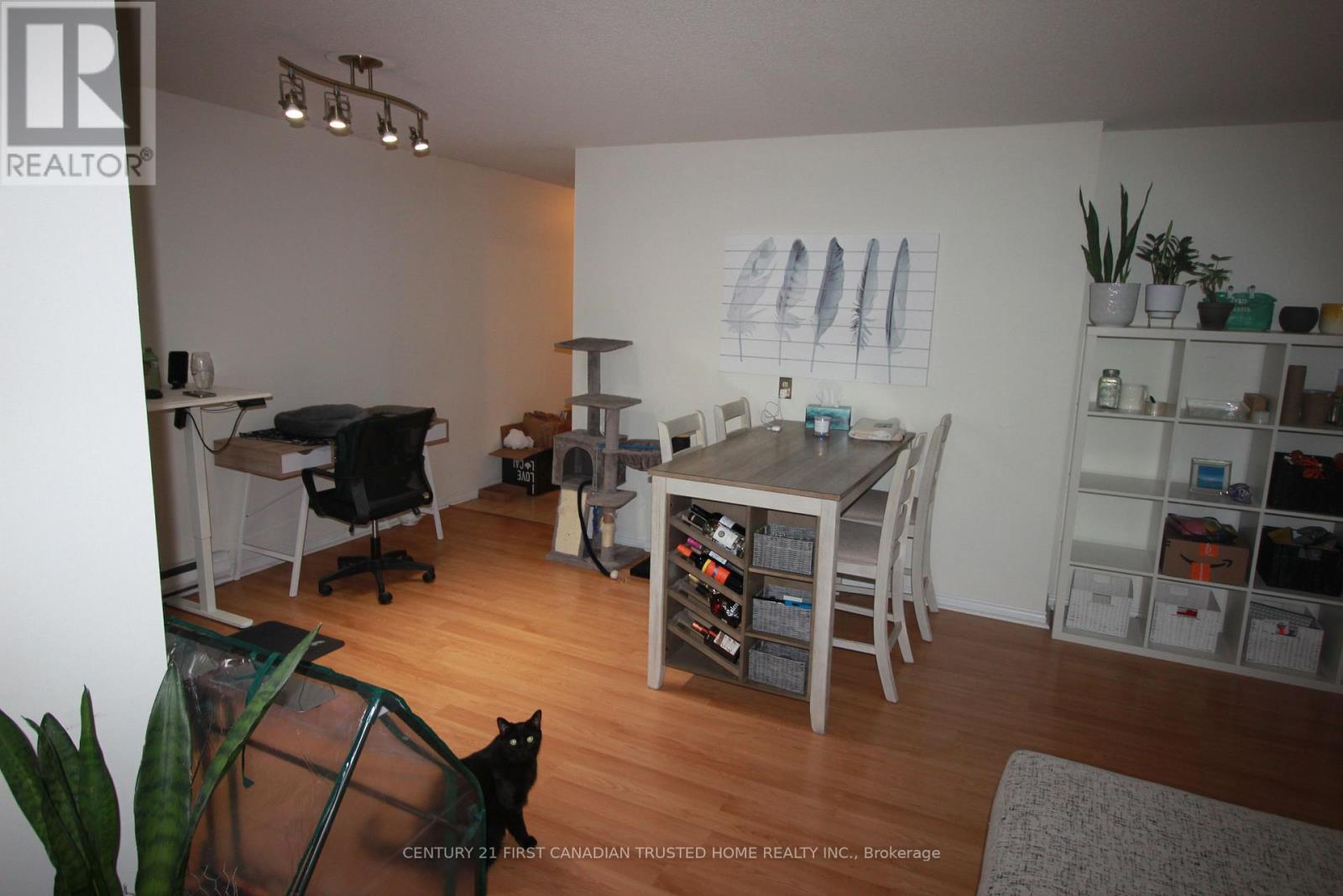 305 - 155 Kent Street, London East, Ontario  N6A 5N7 - Photo 9 - X12928766