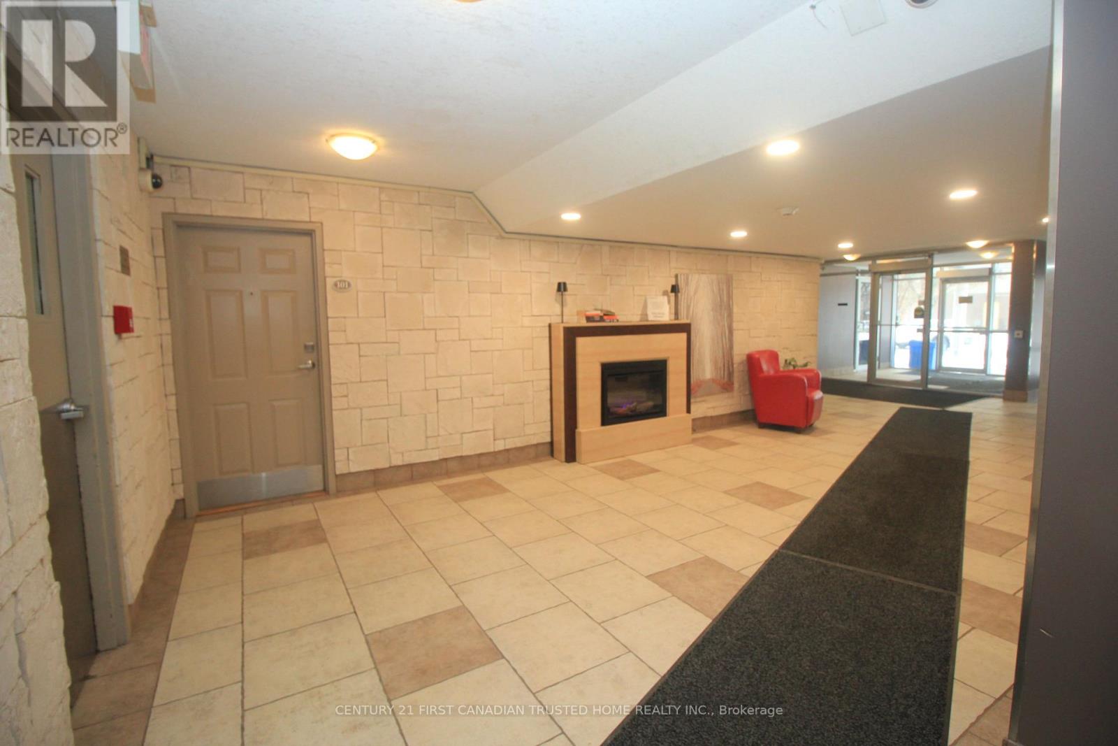305 - 155 Kent Street, London East, Ontario  N6A 5N7 - Photo 6 - X12928766