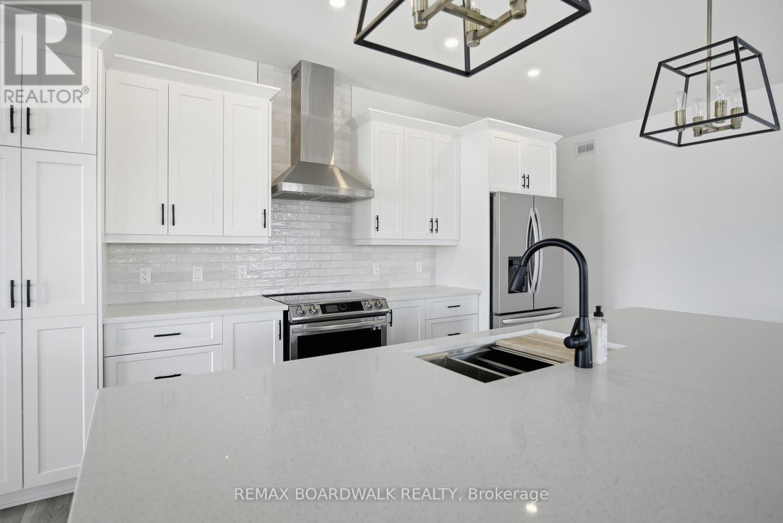 456 Pine Grove, Lanark Highlands, Ontario  K0G 1K0 - Photo 7 - X12928578