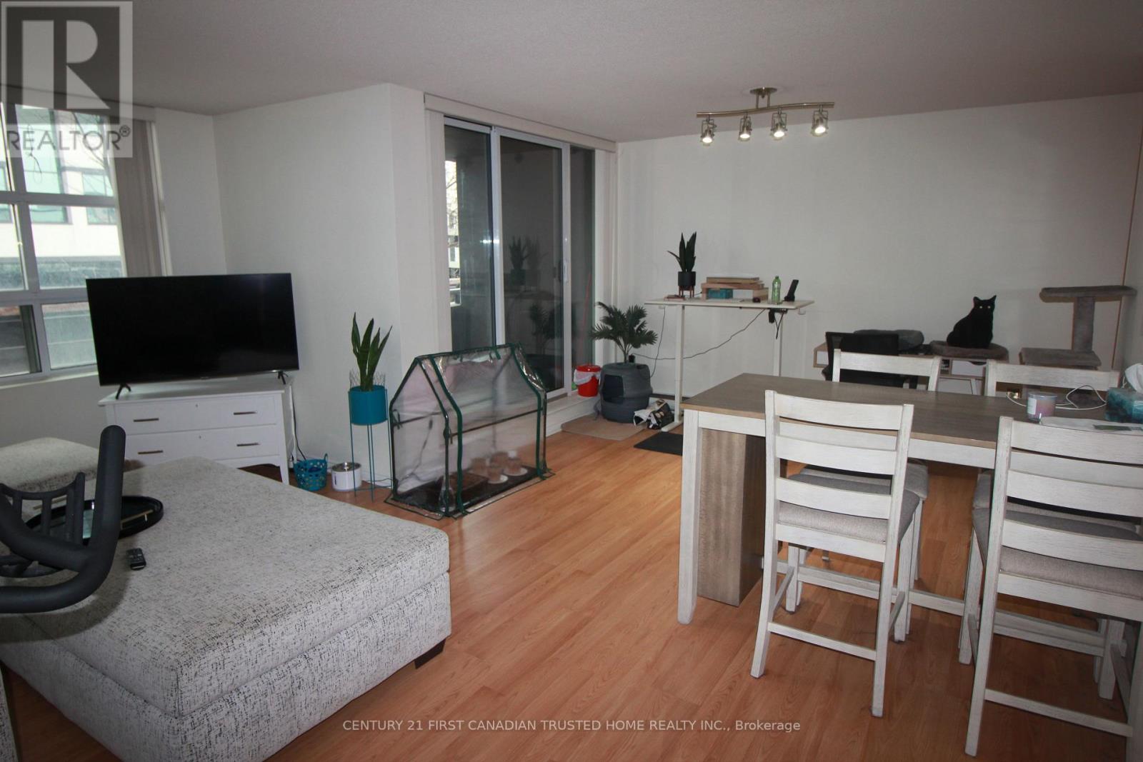 305 - 155 Kent Street, London East, Ontario  N6A 5N7 - Photo 8 - X12928766