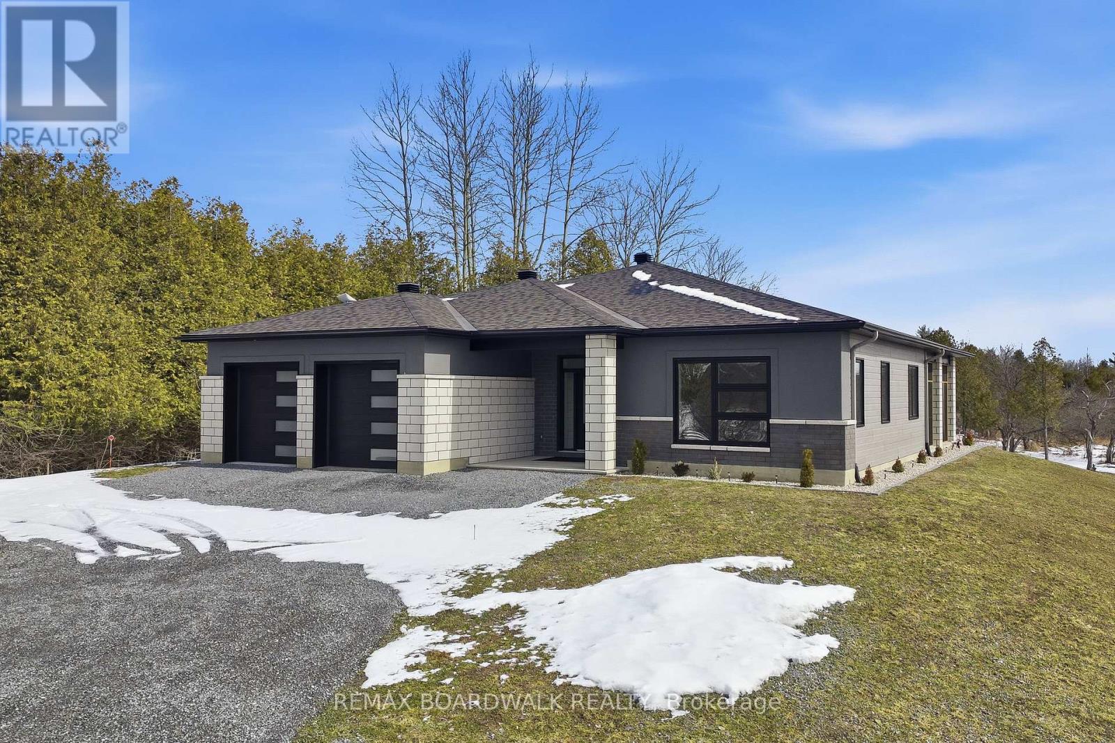 456 Pine Grove, Lanark Highlands, Ontario  K0G 1K0 - Photo 2 - X12928578