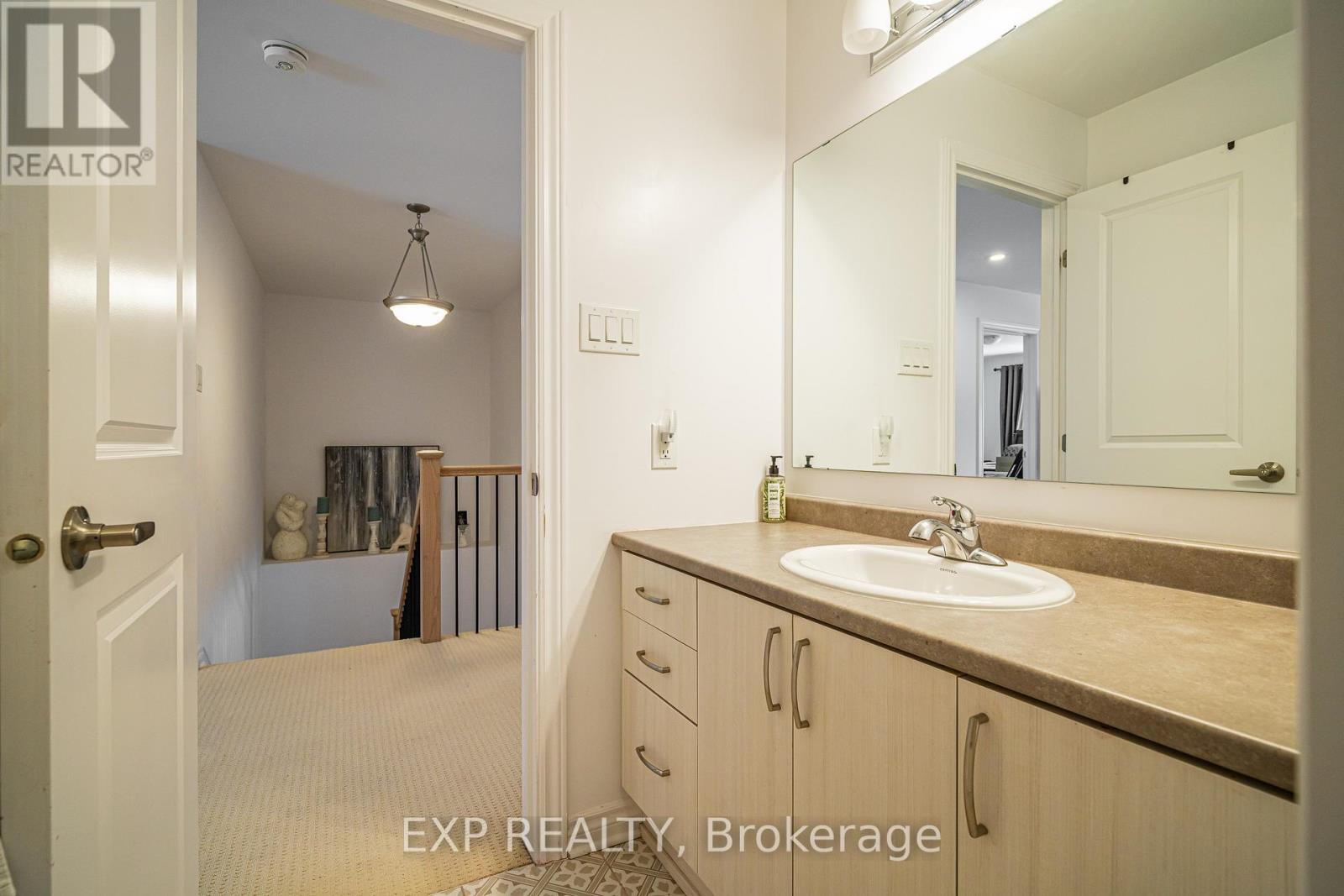 99 Dun Skipper Drive, Ottawa, Ontario  K1X 0G1 - Photo 28 - X12928628