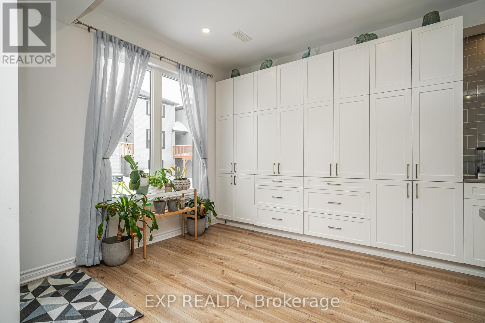 99 Dun Skipper Drive, Ottawa, Ontario  K1X 0G1 - Photo 9 - X12928628