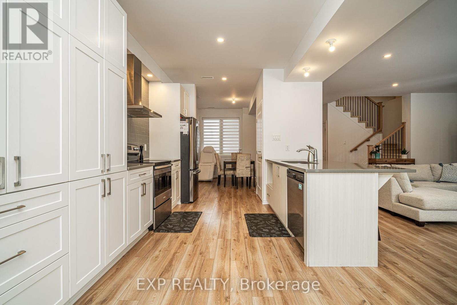 99 Dun Skipper Drive, Ottawa, Ontario  K1X 0G1 - Photo 7 - X12928628