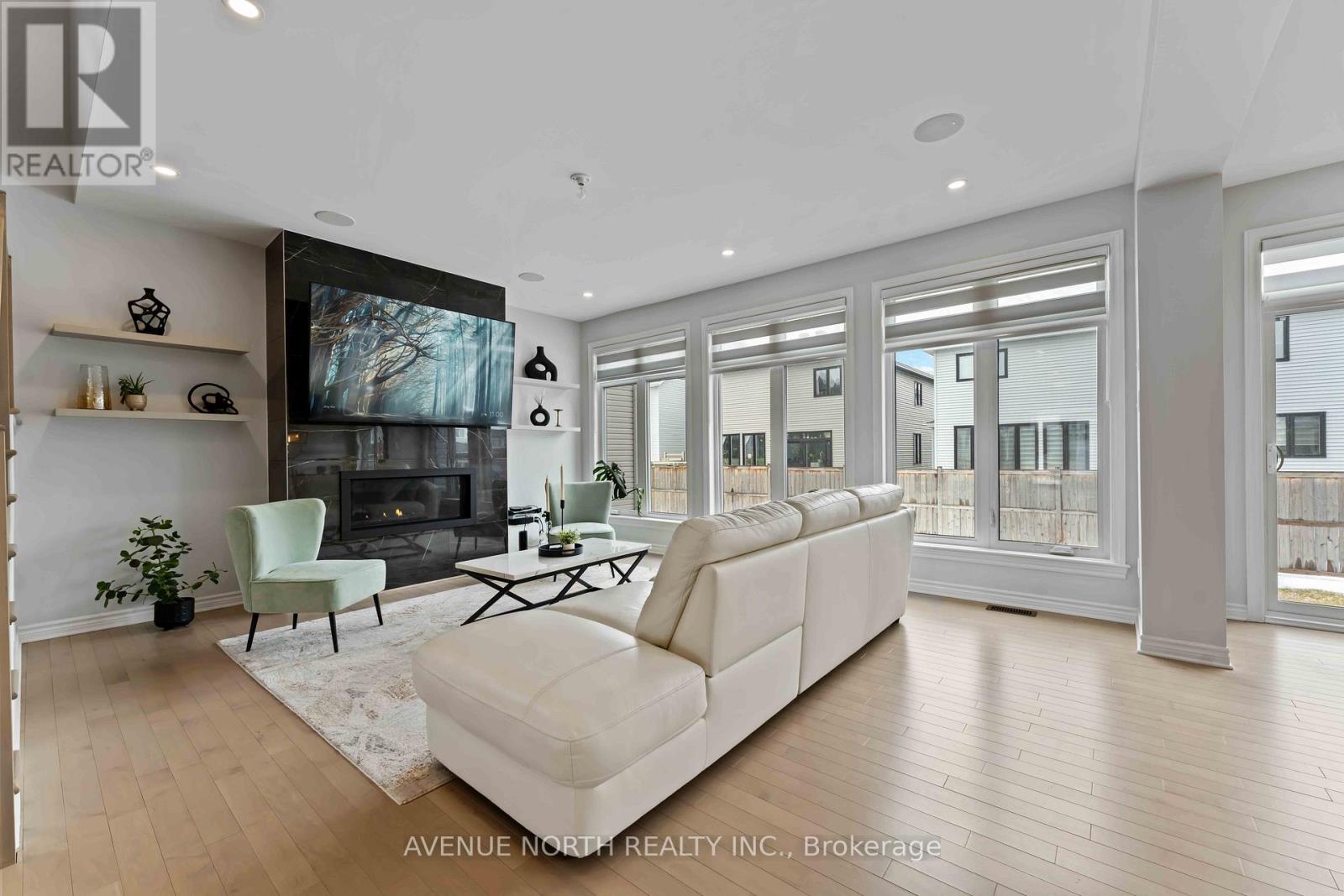 711 Moonflower Crescent, Ottawa, Ontario  K1T 0X8 - Photo 5 - X12928698