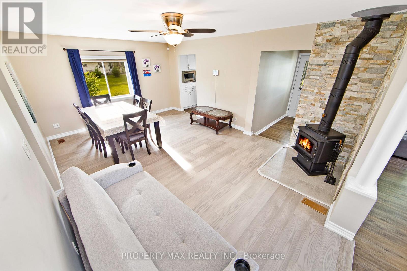 27 Rose Street, Quinte West, Ontario K0K 2C0 - Photo 10 - X12928526