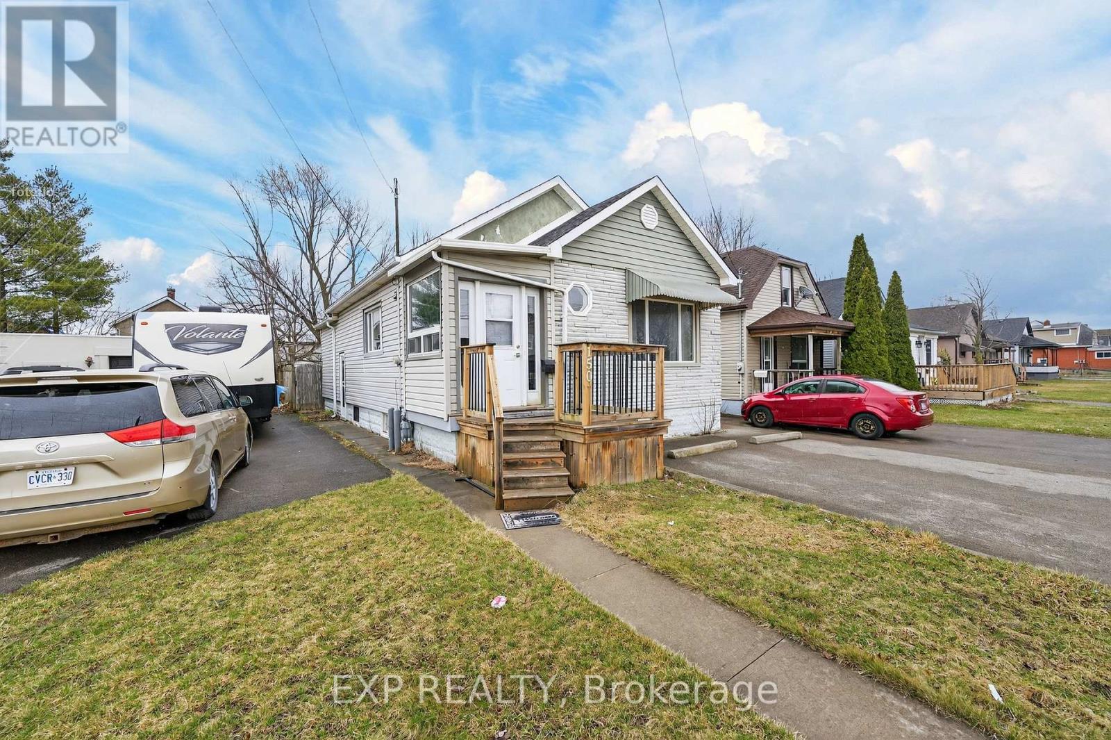 150 Crowland Avenue, Welland, Ontario  L3B 1X3 - Photo 2 - X12928466