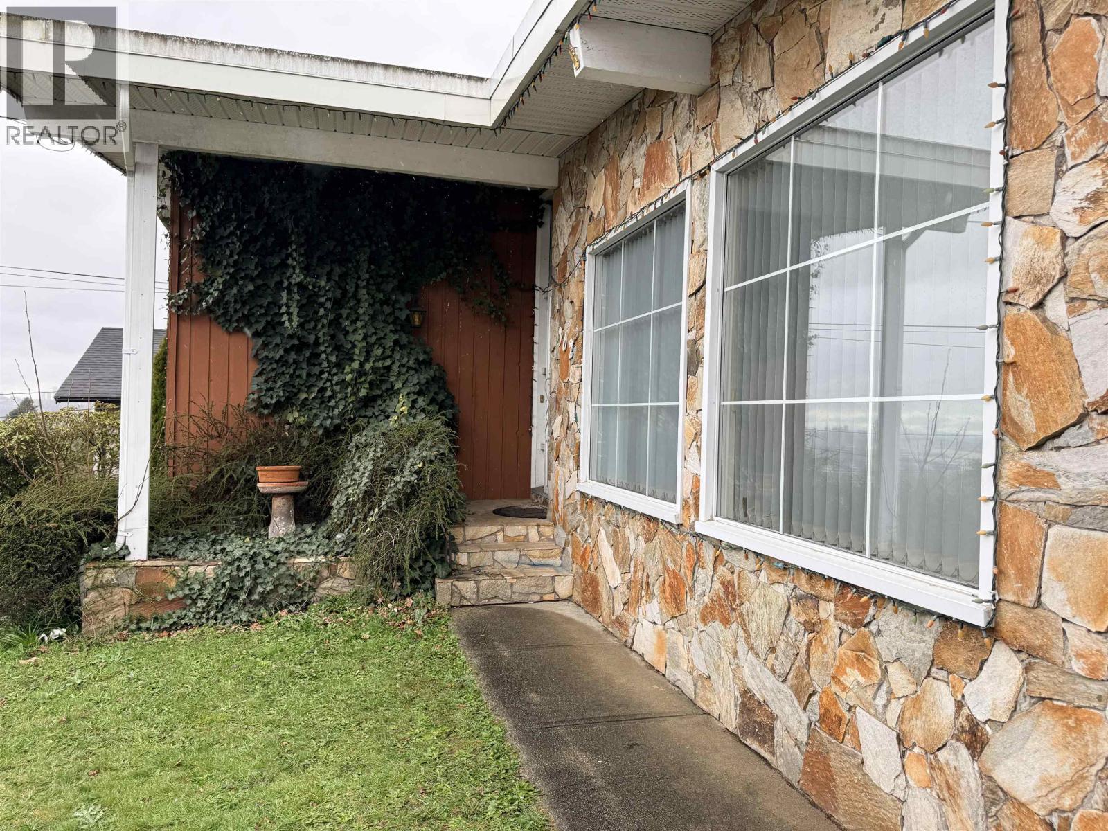 362 Seaforth Crescent, Coquitlam, British Columbia  V3K 2M4 - Photo 2 - R3104308