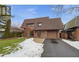 17 THE CEDARS, St. Catharines, Ontario