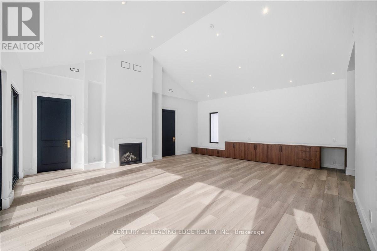 40 Bancroft Ridge Drive, Bancroft, Ontario  K0L 1C0 - Photo 4 - X12928528