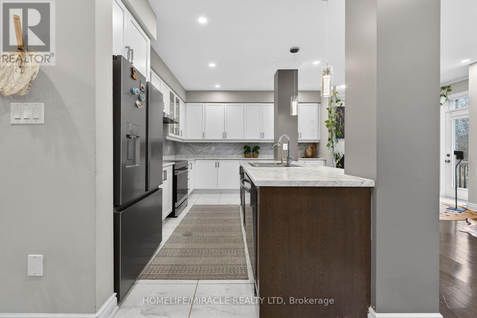 7809 Hackberry Trail, Niagara Falls, Ontario  L2H 3R5 - Photo 8 - X12928646