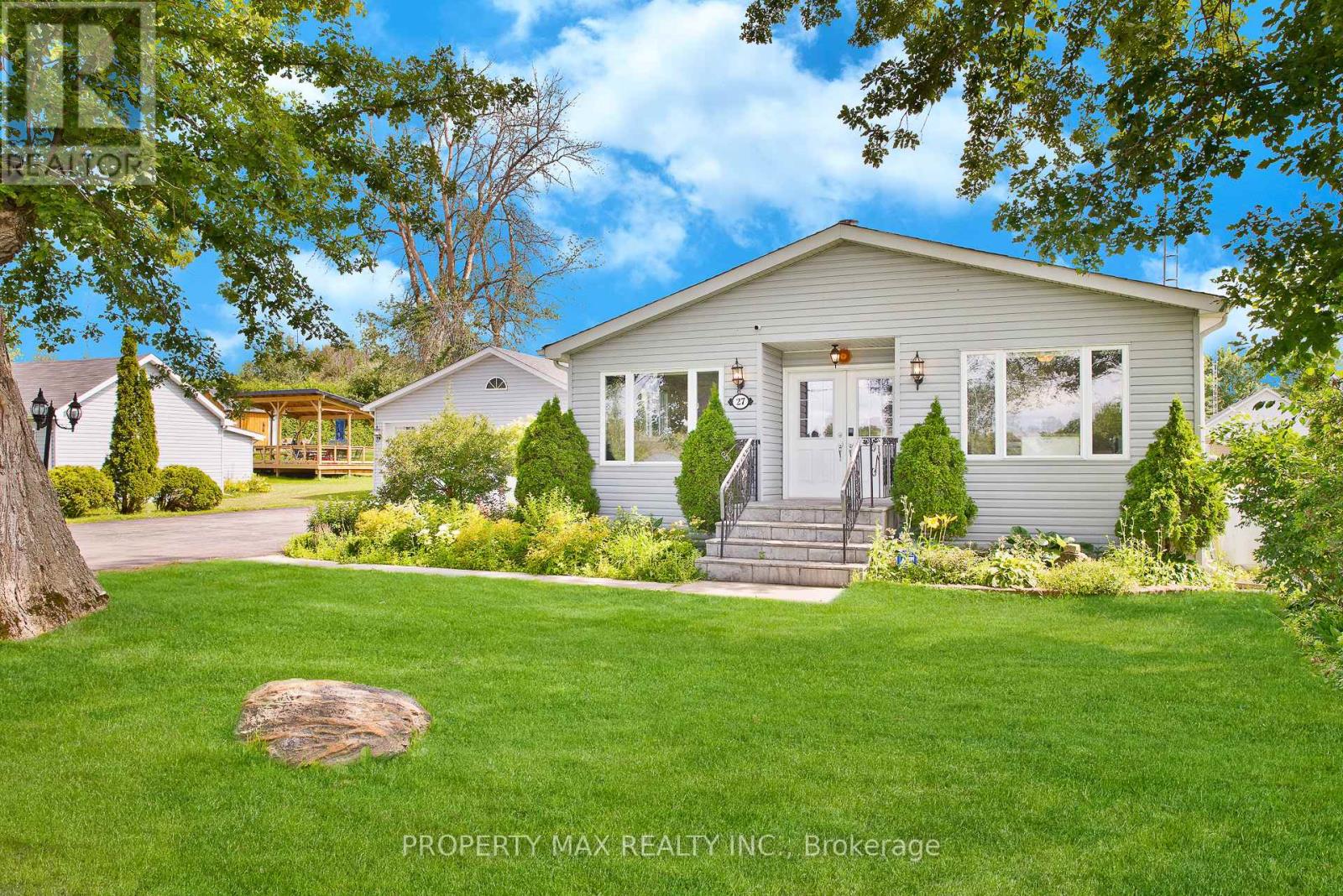 27 Rose Street, Quinte West, Ontario K0K 2C0 - Photo 5 - X12928526