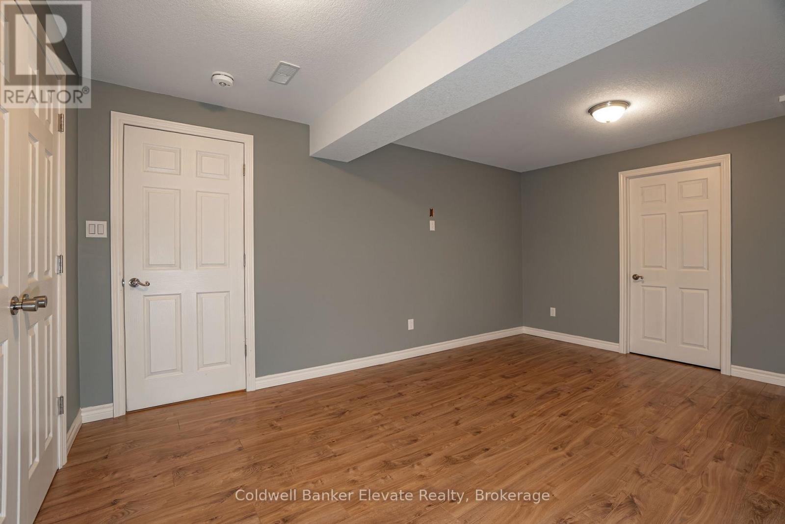 17 - 2705 Kingsway Drive, Kitchener, Ontario  N2C 2T2 - Photo 32 - X12928666