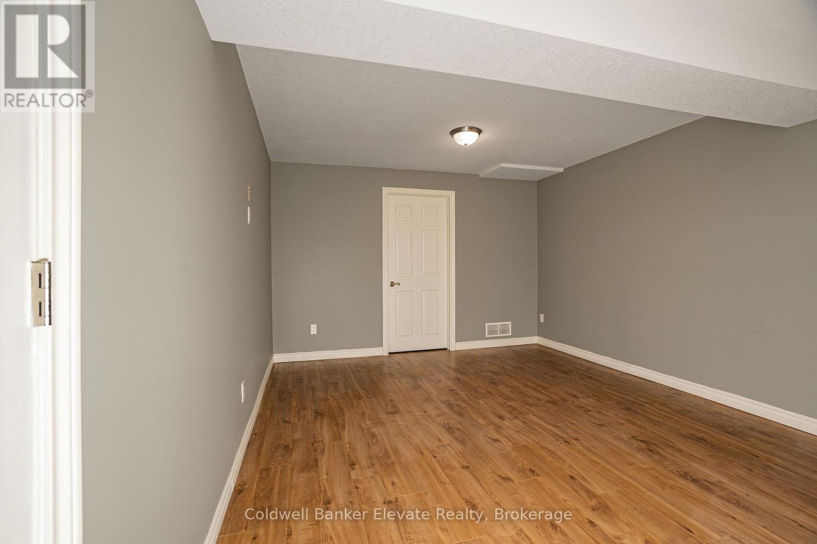 17 - 2705 Kingsway Drive, Kitchener, Ontario  N2C 2T2 - Photo 30 - X12928666