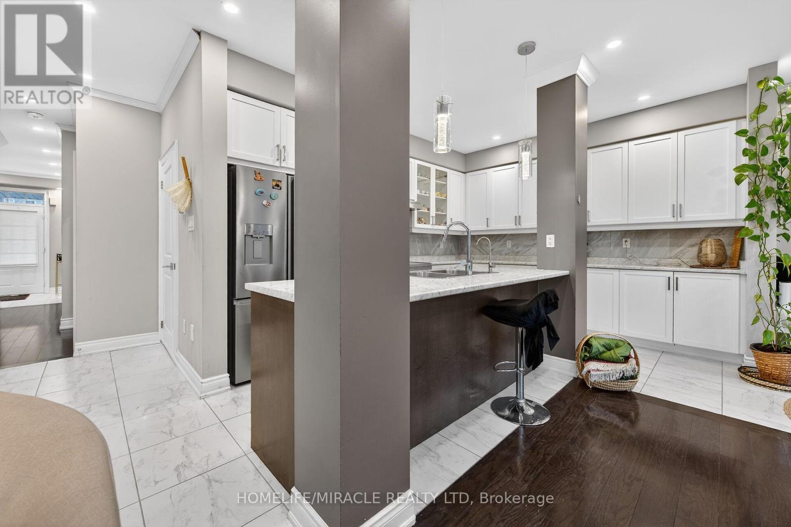 7809 Hackberry Trail, Niagara Falls, Ontario  L2H 3R5 - Photo 9 - X12928646