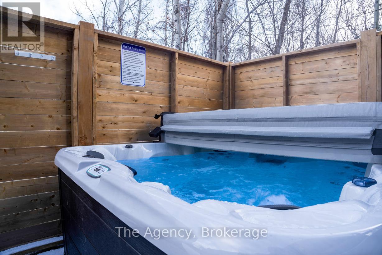 1,2,3 - 145 Kandahar Lane, Blue Mountains, Ontario  L9Y 0N3 - Photo 44 - X12928586