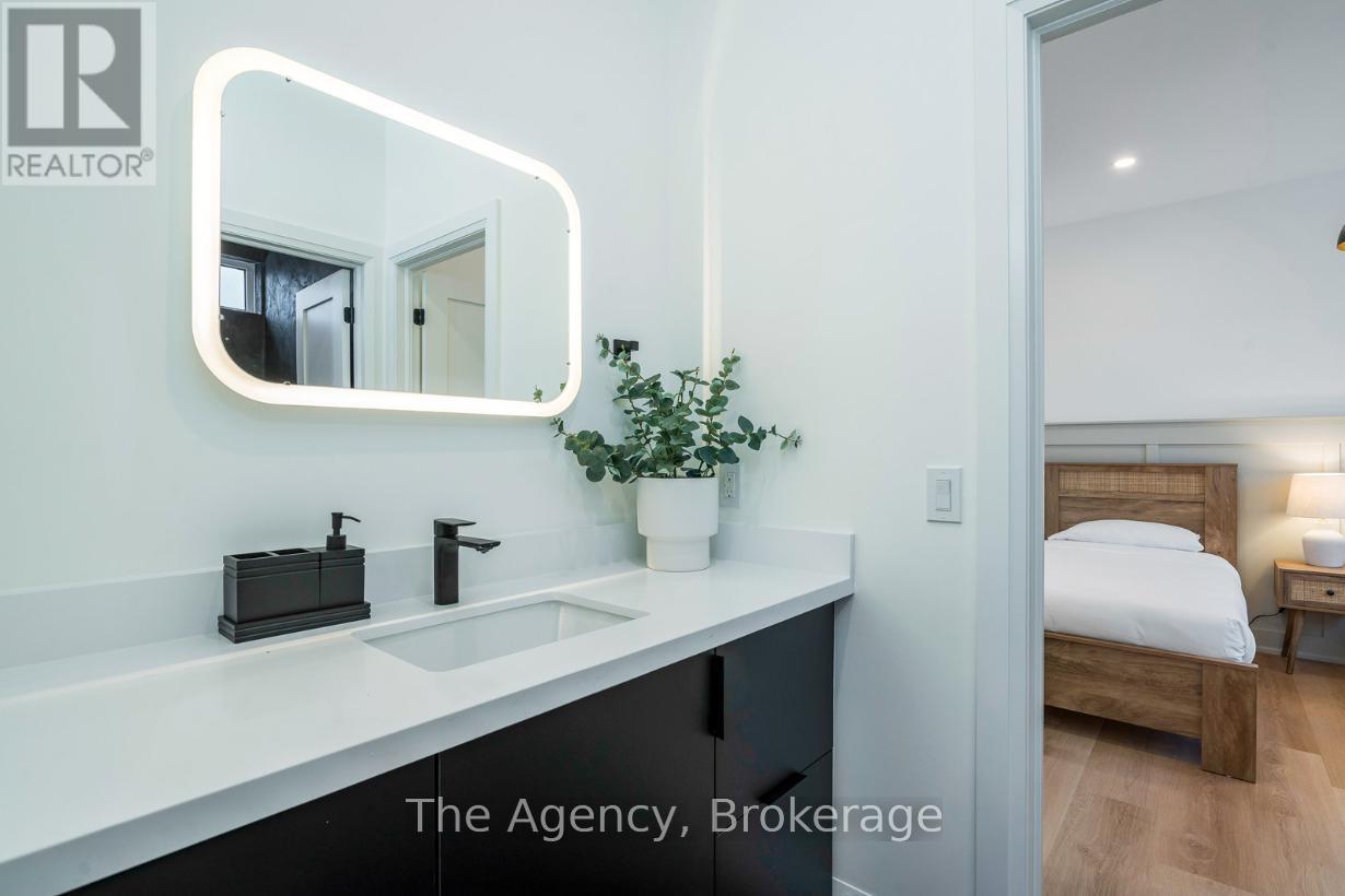 1,2,3 - 145 Kandahar Lane, Blue Mountains, Ontario  L9Y 0N3 - Photo 10 - X12928590