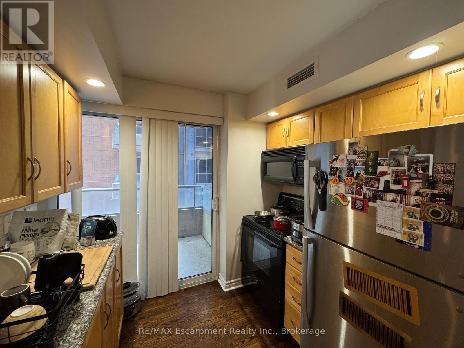 405 - 270 Wellington Street W, Toronto, Ontario  M5V 3P5 - Photo 7 - C12928324