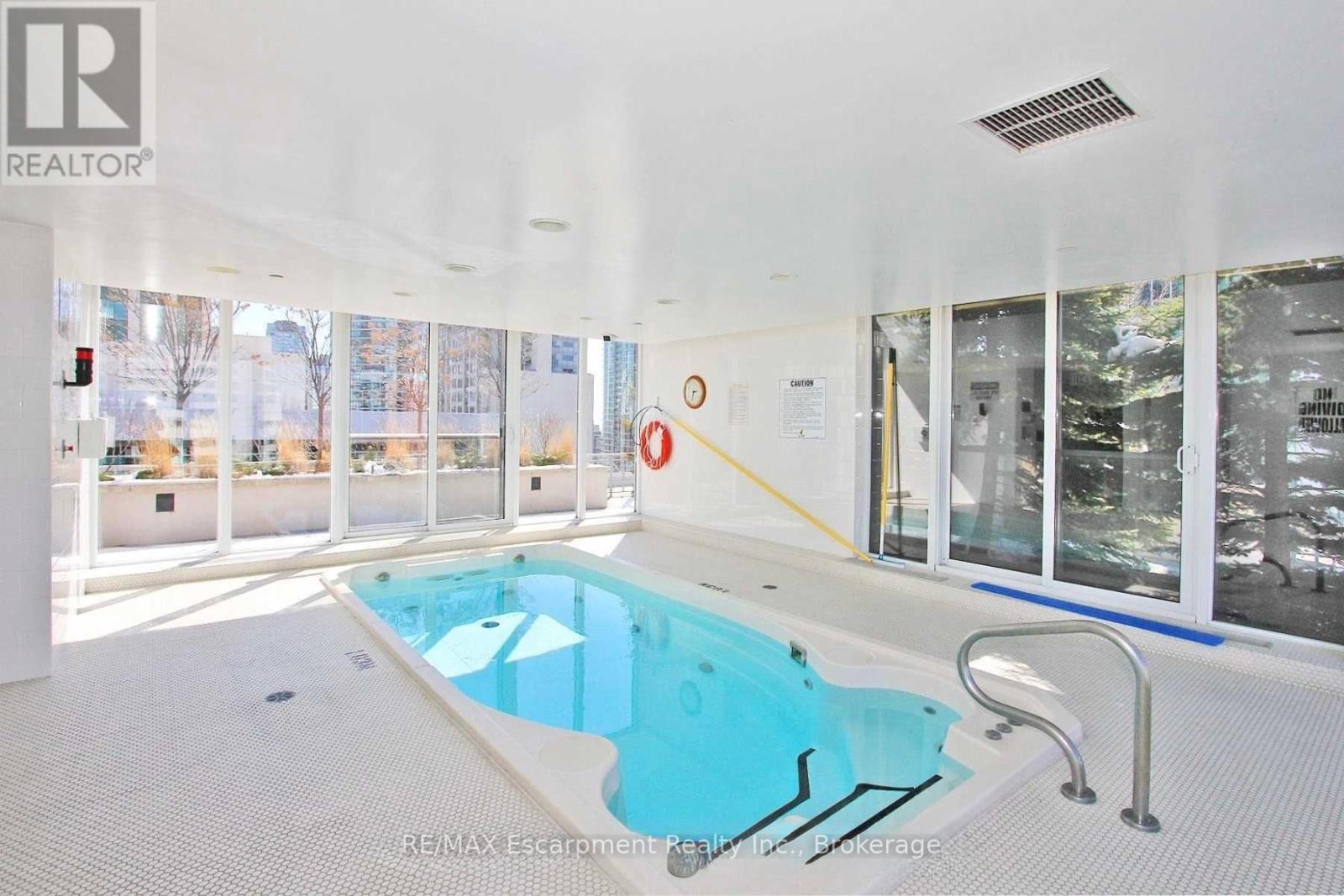 405 - 270 Wellington Street W, Toronto, Ontario  M5V 3P5 - Photo 15 - C12928324