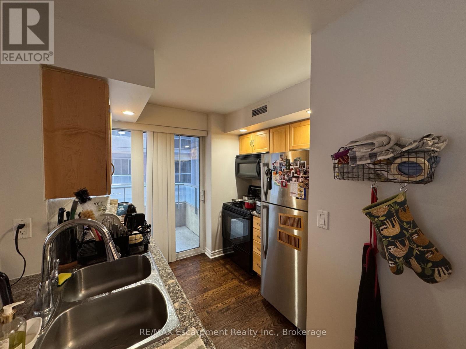 405 - 270 Wellington Street W, Toronto, Ontario  M5V 3P5 - Photo 6 - C12928324