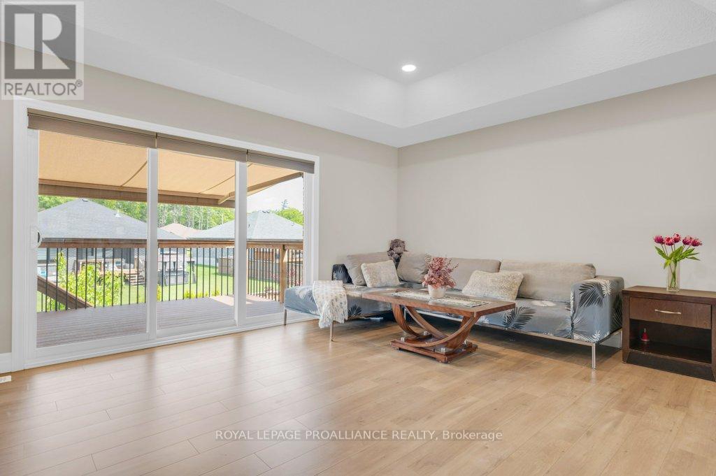 44 Liberty Crescent, Quinte West, Ontario  K8V 0B7 - Photo 9 - X12806110