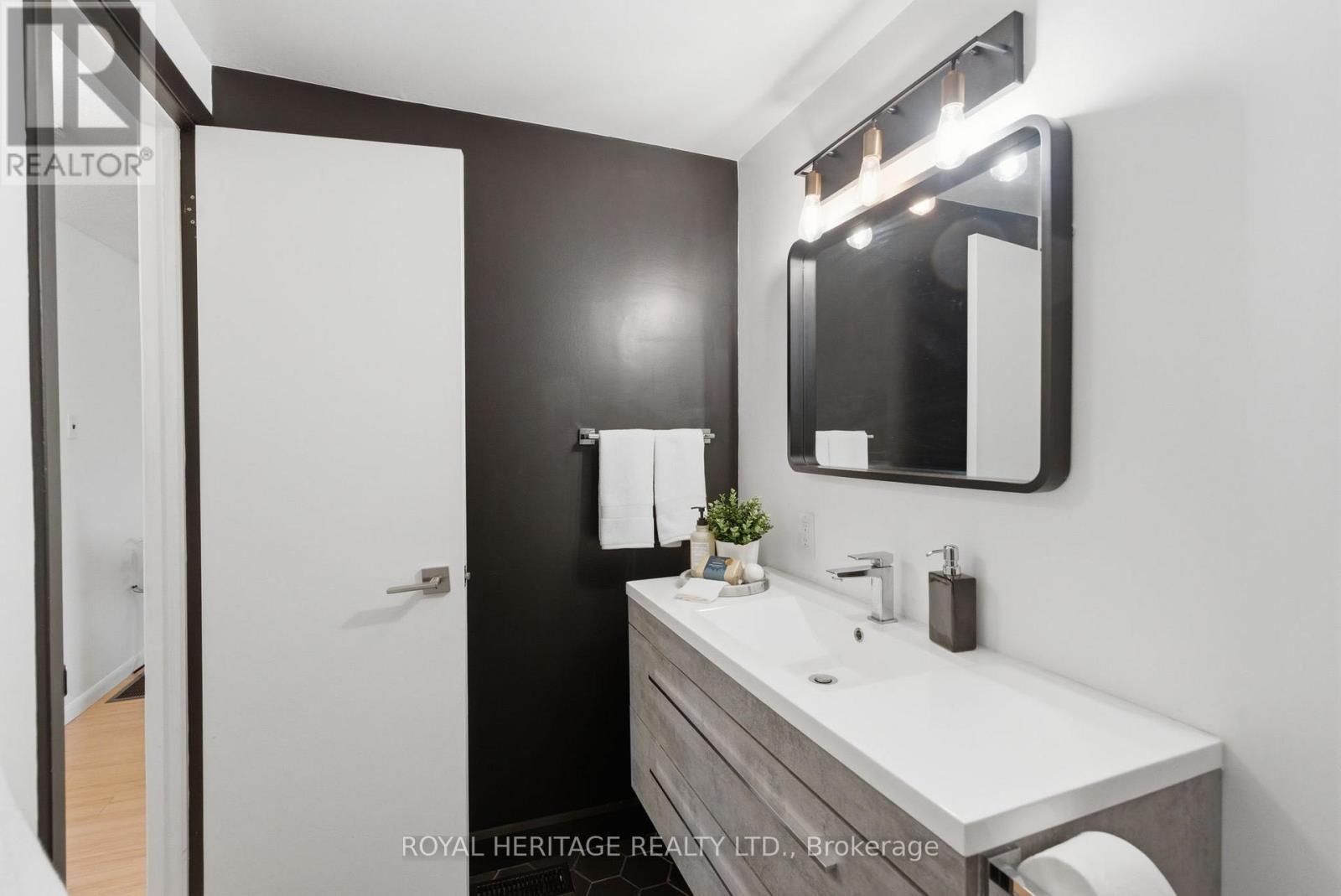 9 - 740 Chamberlain Street, Peterborough, Ontario  K9J 4M3 - Photo 32 - X12928520