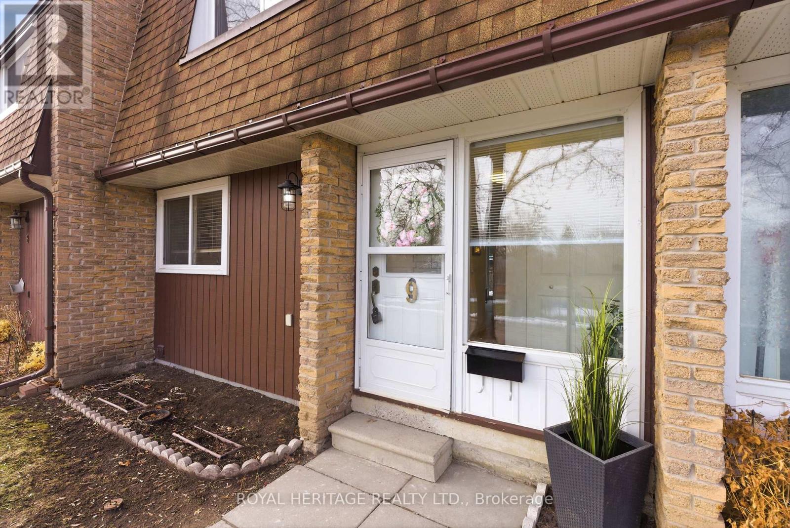 9 - 740 Chamberlain Street, Peterborough, Ontario  K9J 4M3 - Photo 2 - X12928520