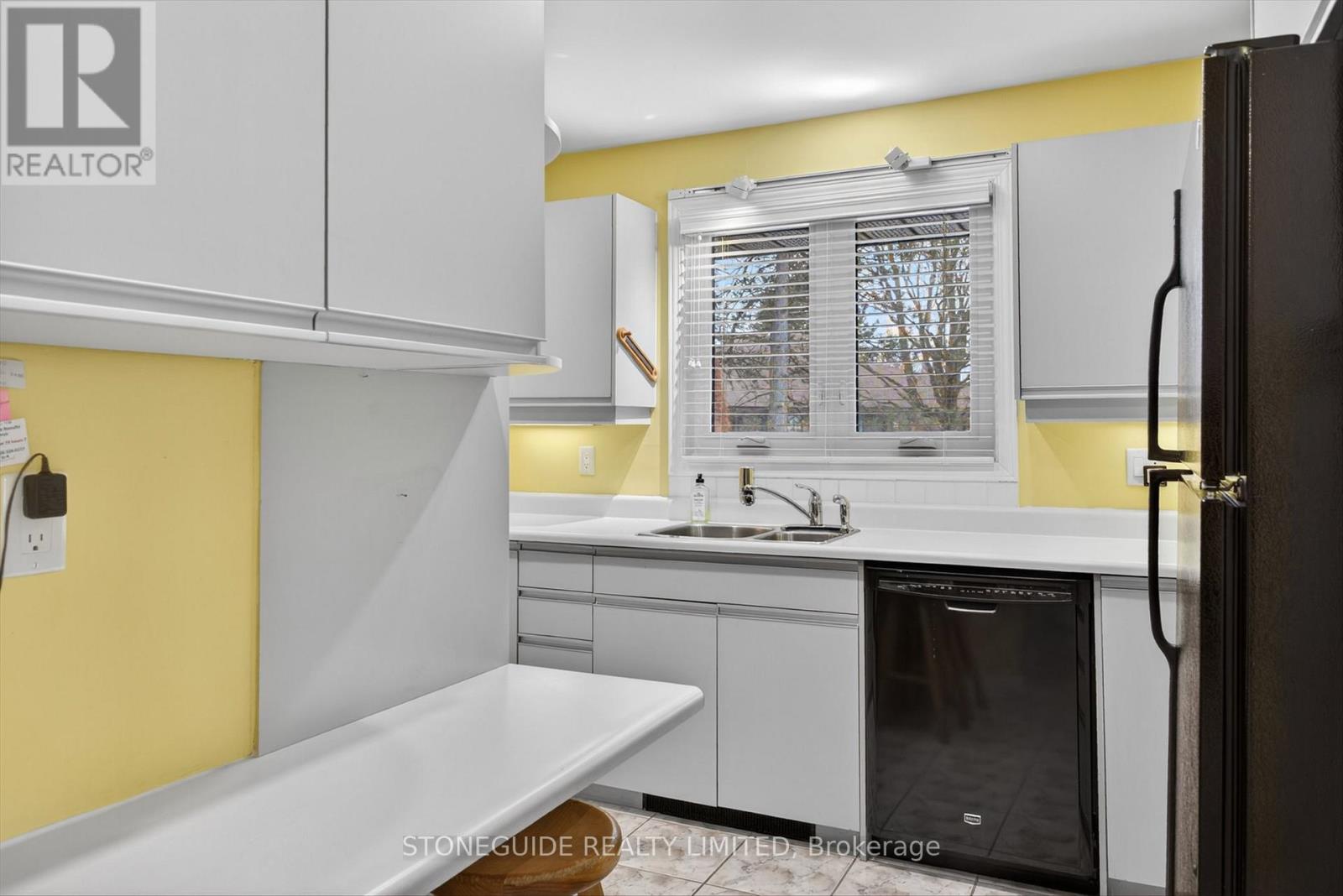 1 - 645 Whitaker Street, Peterborough, Ontario  K9H 7L5 - Photo 10 - X12928692