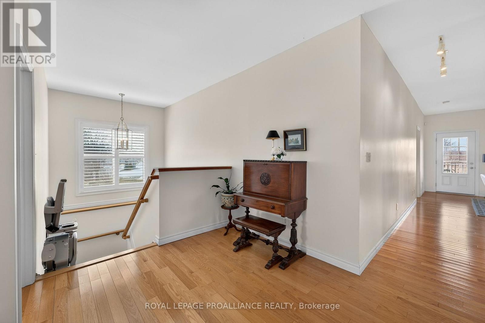 45 Maplehurst Crescent, Prince Edward County, Ontario  K0K 3L0 - Photo 16 - X12928742