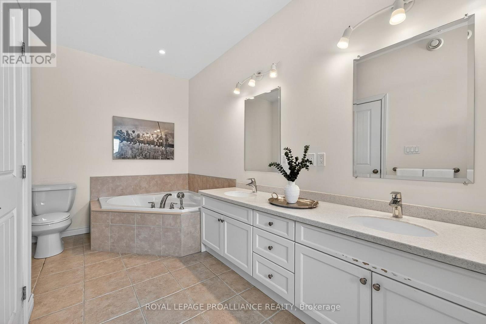 45 Maplehurst Crescent, Prince Edward County, Ontario  K0K 3L0 - Photo 21 - X12928742