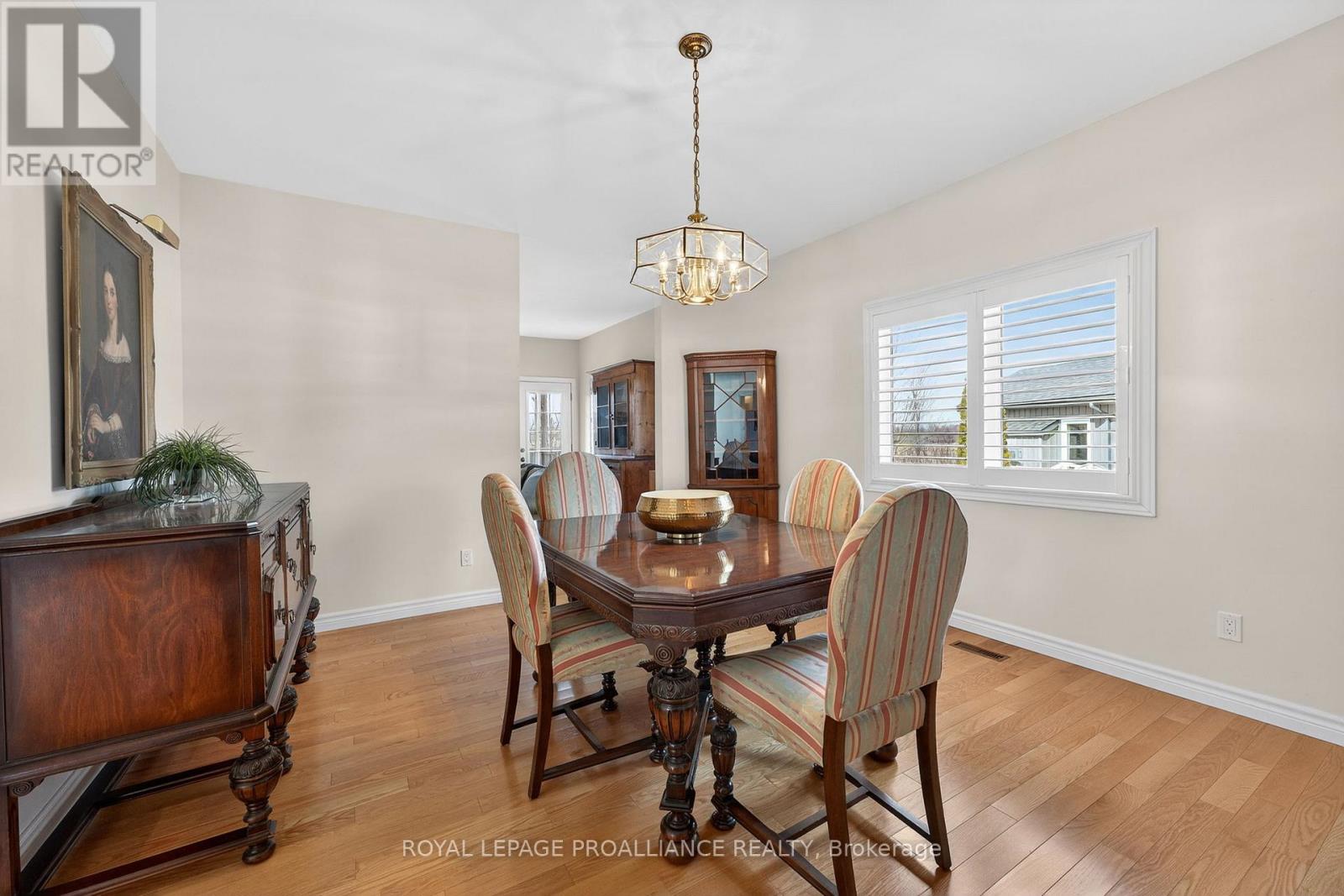 45 Maplehurst Crescent, Prince Edward County, Ontario  K0K 3L0 - Photo 8 - X12928742