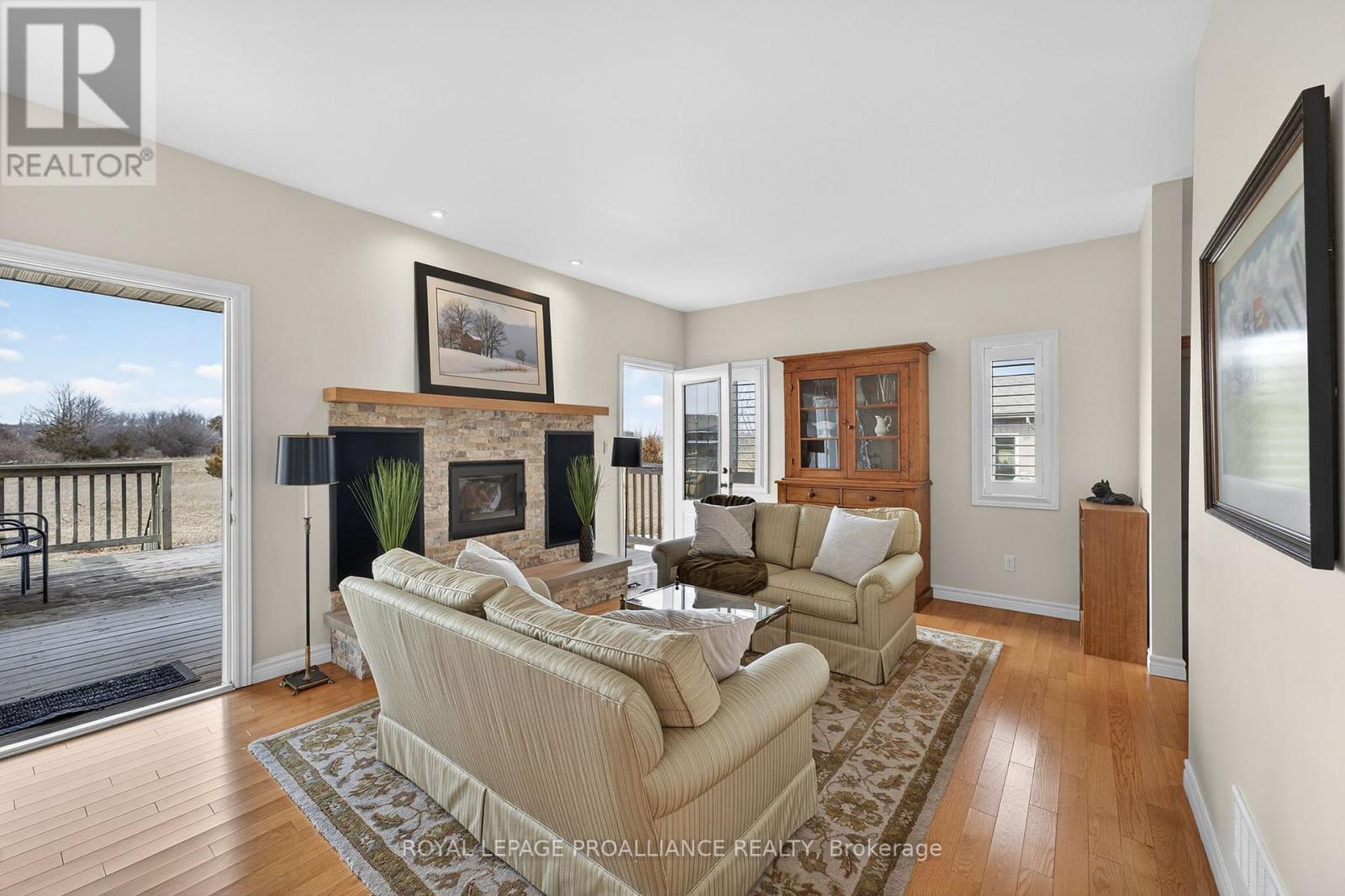 45 Maplehurst Crescent, Prince Edward County, Ontario  K0K 3L0 - Photo 6 - X12928742