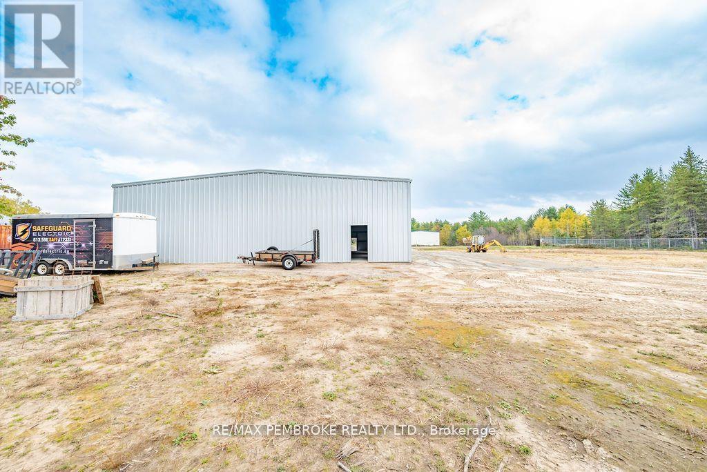99 Industrial Avenue, Petawawa, Ontario  K8H 2W8 - Photo 18 - X12928542