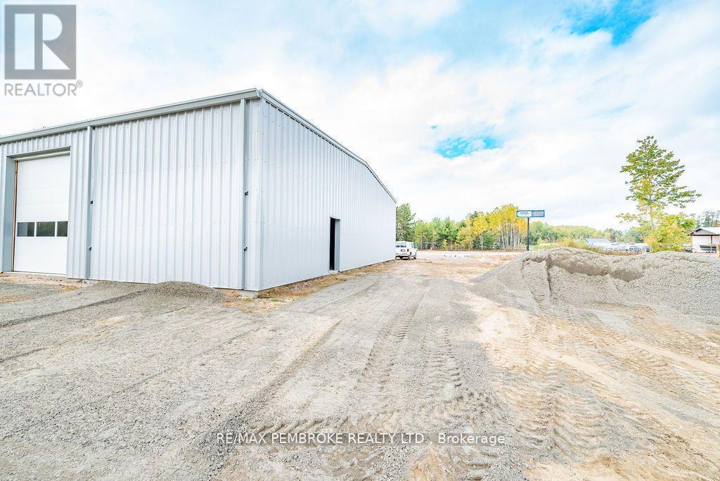 99 Industrial Avenue, Petawawa, Ontario  K8H 2W8 - Photo 16 - X12928542