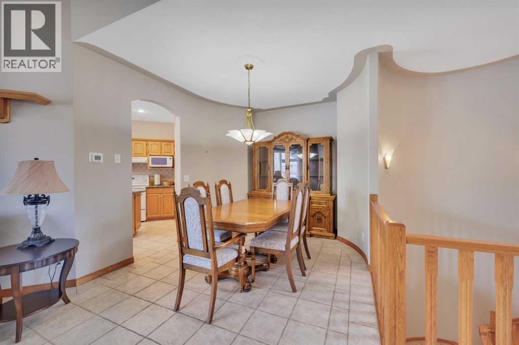 16 Askin Close, Red Deer, Alberta  T4R 2R7 - Photo 4 - A2293582