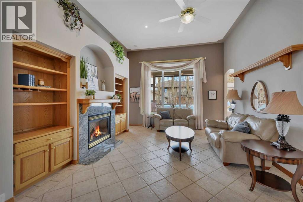 16 Askin Close, Red Deer, Alberta  T4R 2R7 - Photo 2 - A2293582