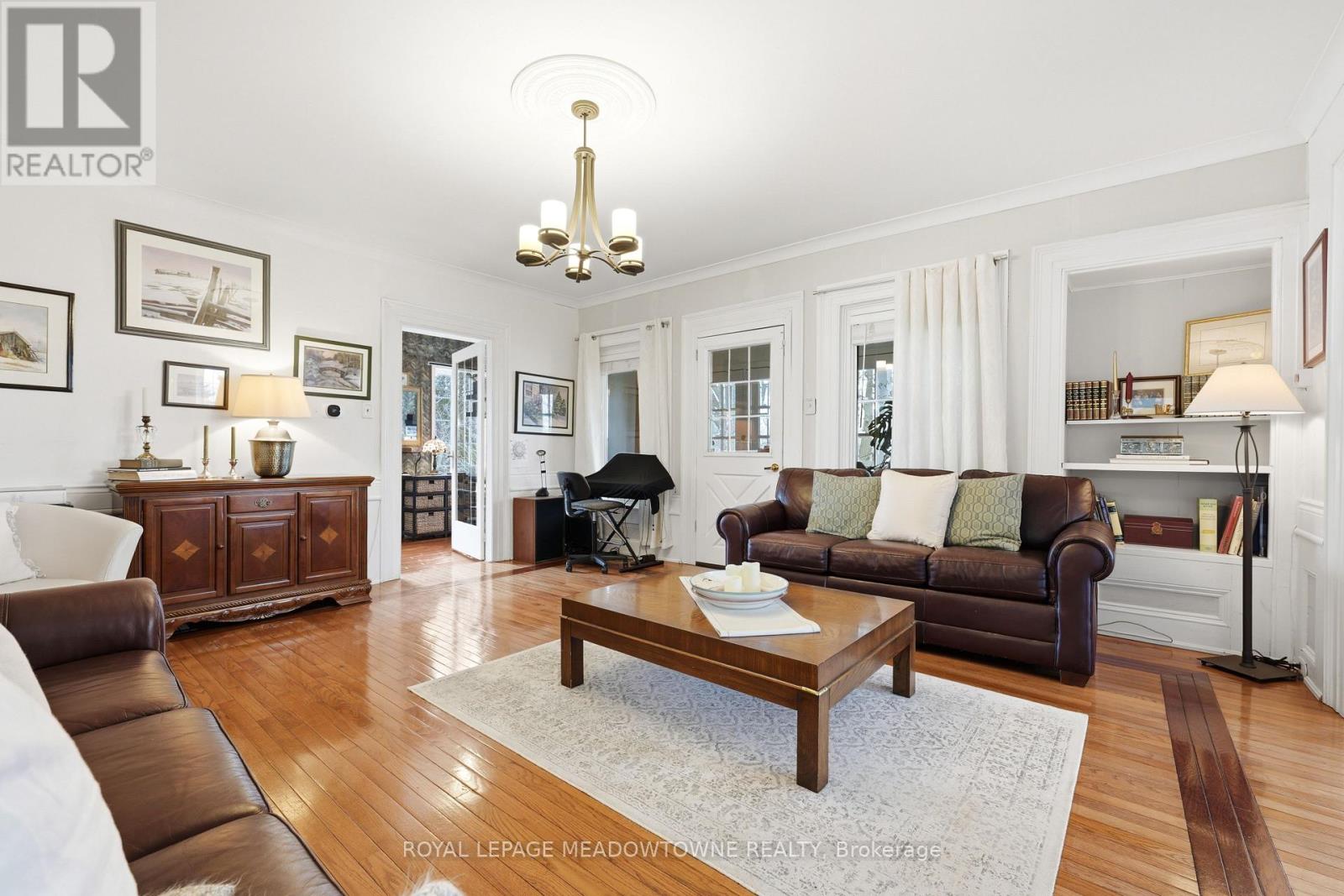 152 Confederation Street, Halton Hills, Ontario  L7G 4S8 - Photo 10 - W12929066