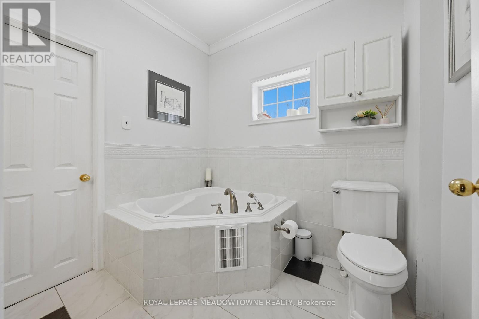 152 Confederation Street, Halton Hills, Ontario  L7G 4S8 - Photo 30 - W12929066