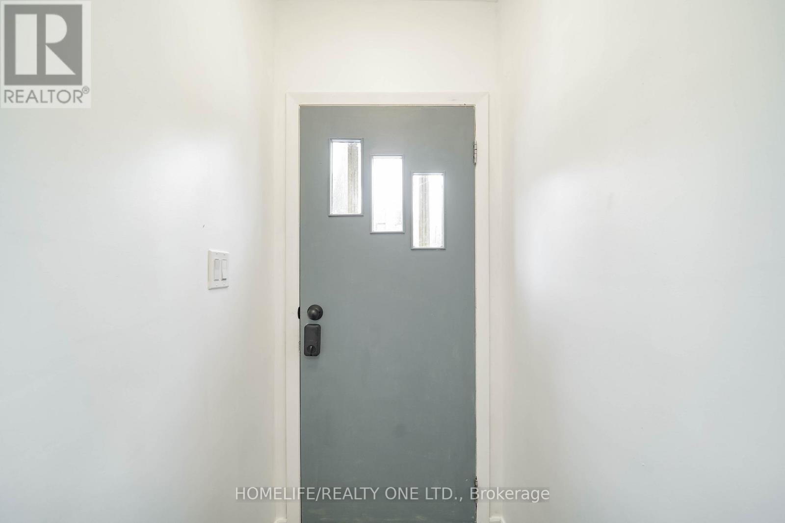 104 Benson Avenue, Toronto, Ontario  M6G 2J1 - Photo 12 - C12930288