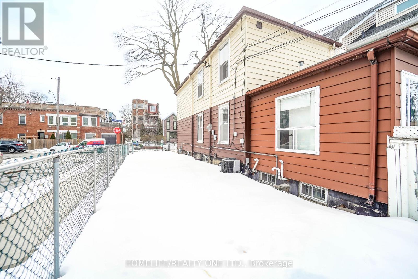 104 Benson Avenue, Toronto, Ontario  M6G 2J1 - Photo 8 - C12930288