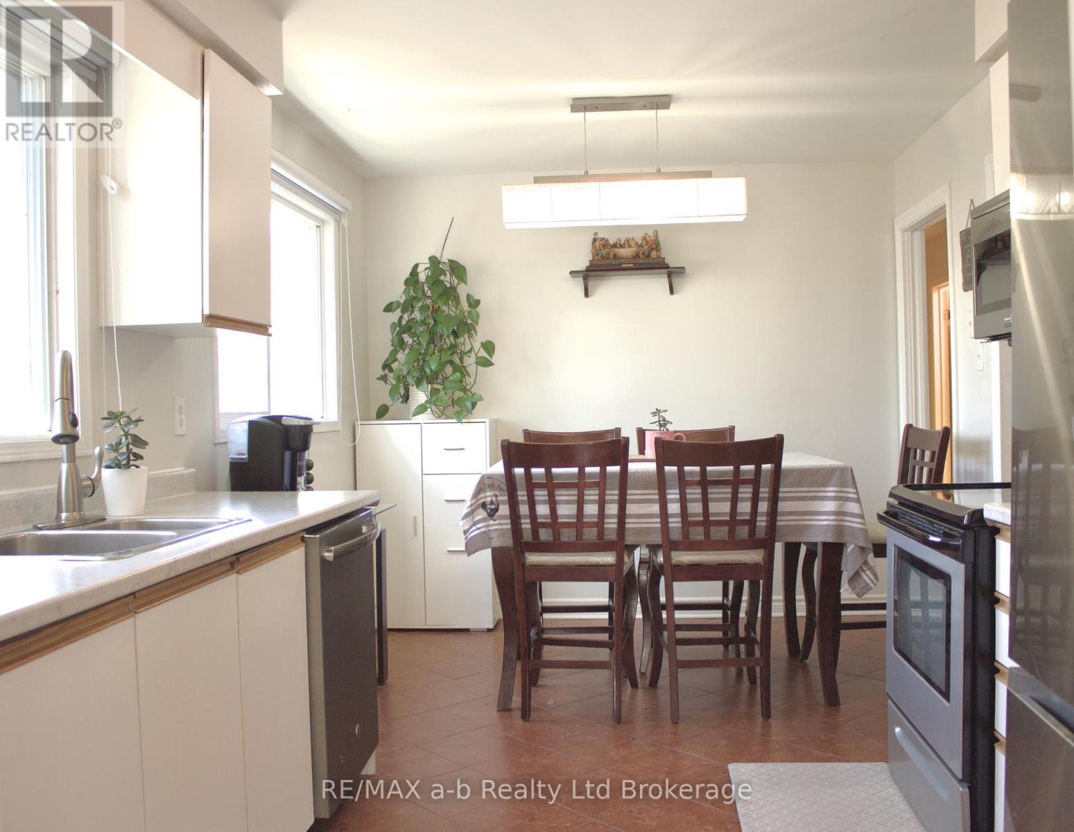 94 D'aubigny Road, Brantford, Ontario  N3T 6J4 - Photo 13 - X12825728