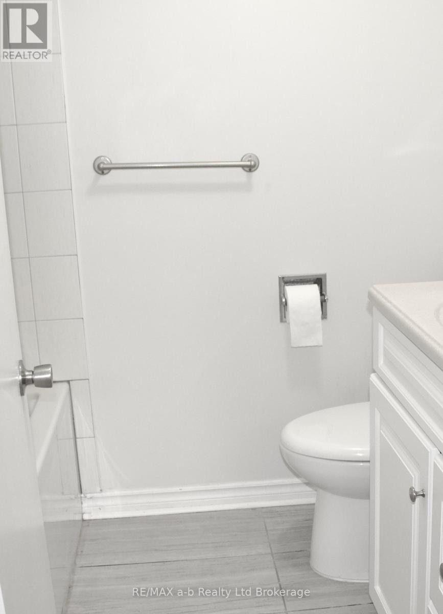 94 D'aubigny Road, Brantford, Ontario  N3T 6J4 - Photo 35 - X12825728