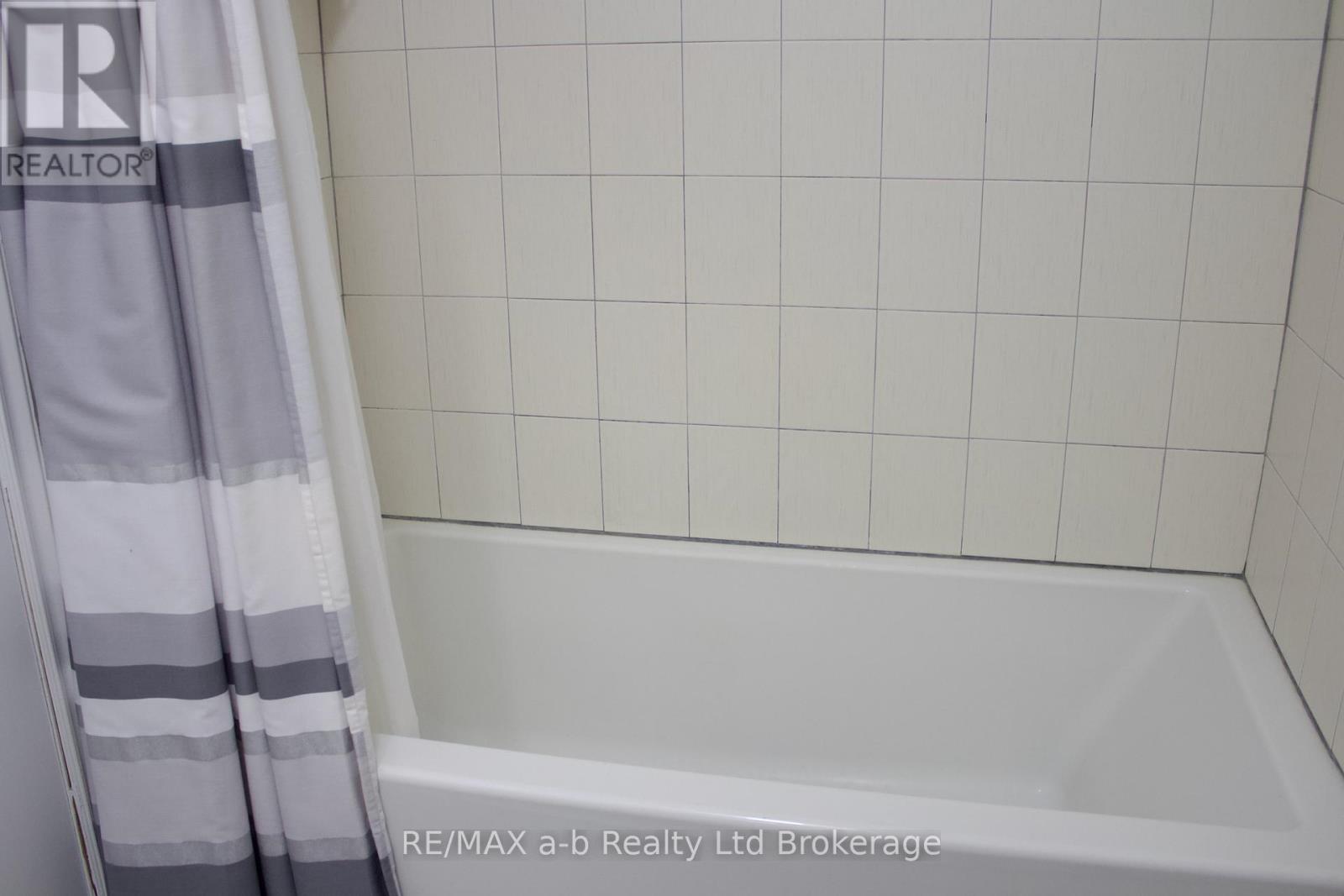 94 D'aubigny Road, Brantford, Ontario  N3T 6J4 - Photo 34 - X12825728