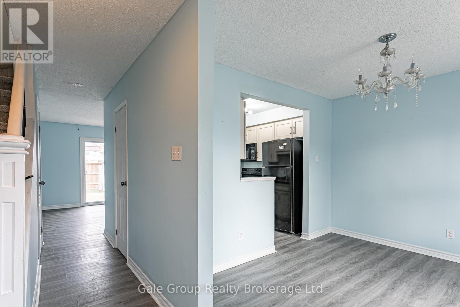 7 - 39 Blandford Street, Woodstock, Ontario N4S 7H7 - Photo 5 - X12928530