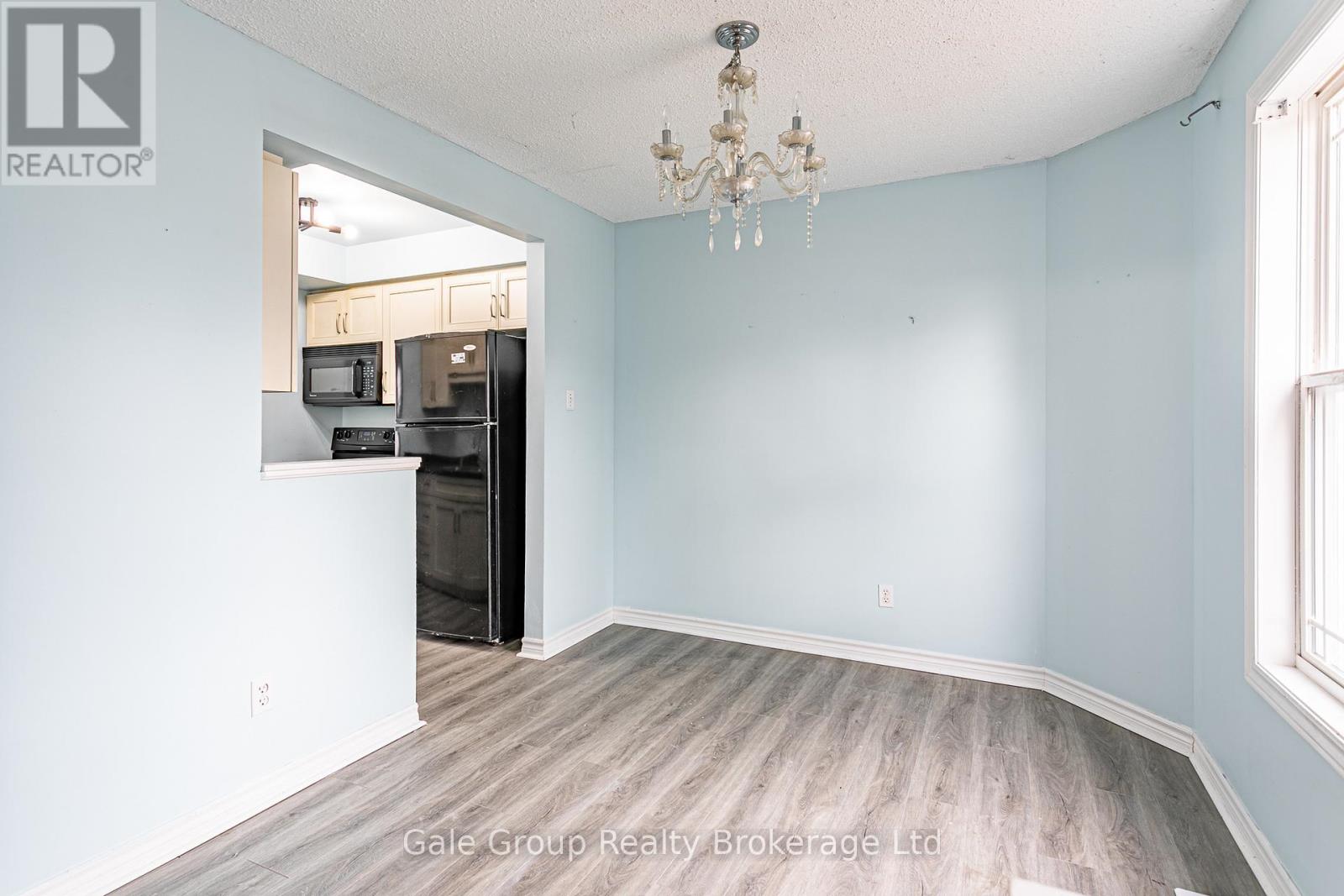 7 - 39 Blandford Street, Woodstock, Ontario N4S 7H7 - Photo 6 - X12928530